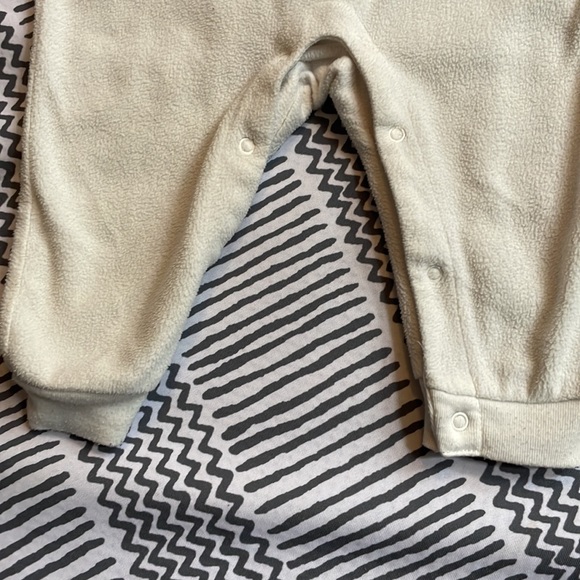 Polar Bear fleece sleeper size 6-9mth - Picture 3 of 6